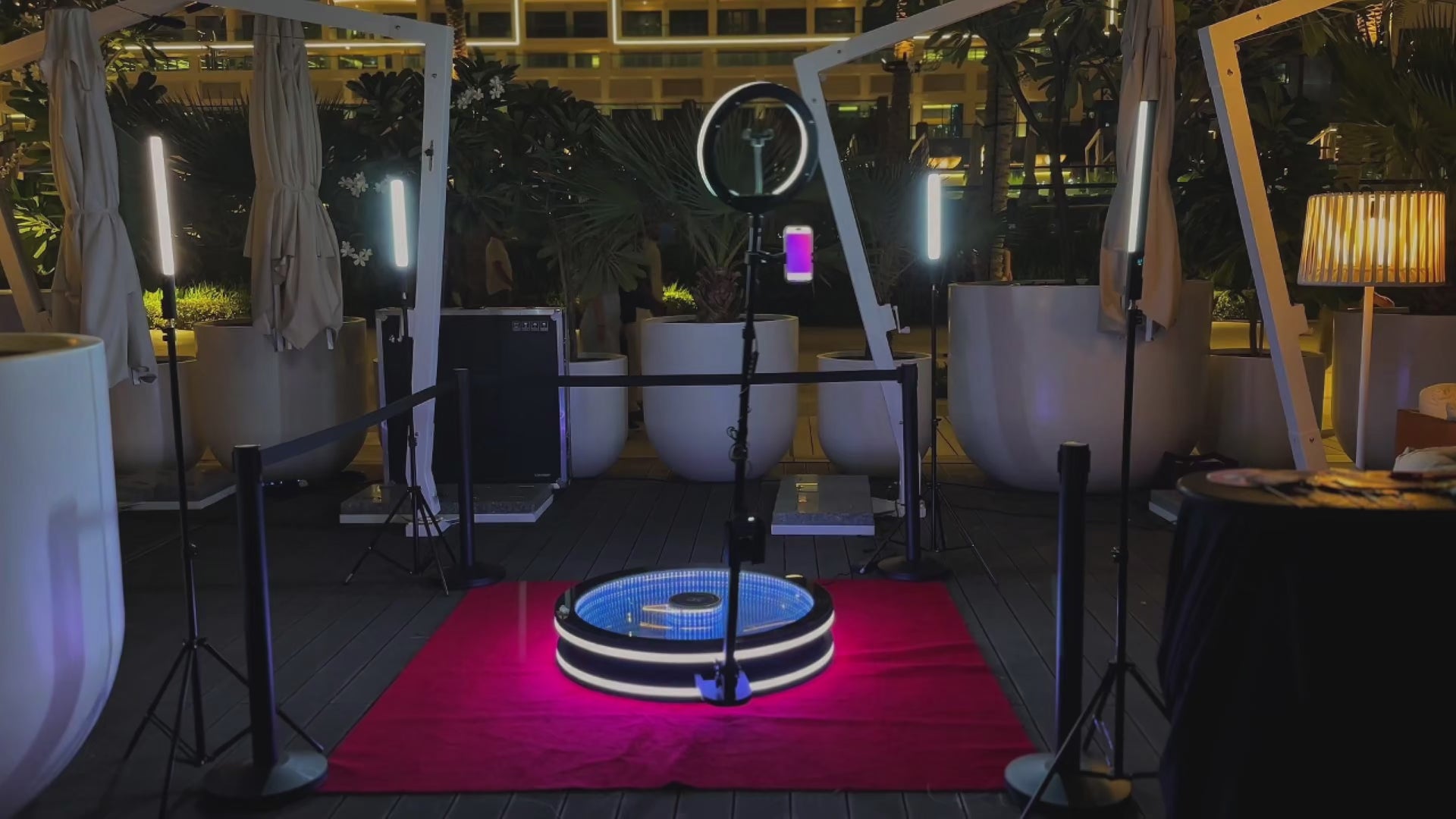 Load video: Photobooth 360 dubai